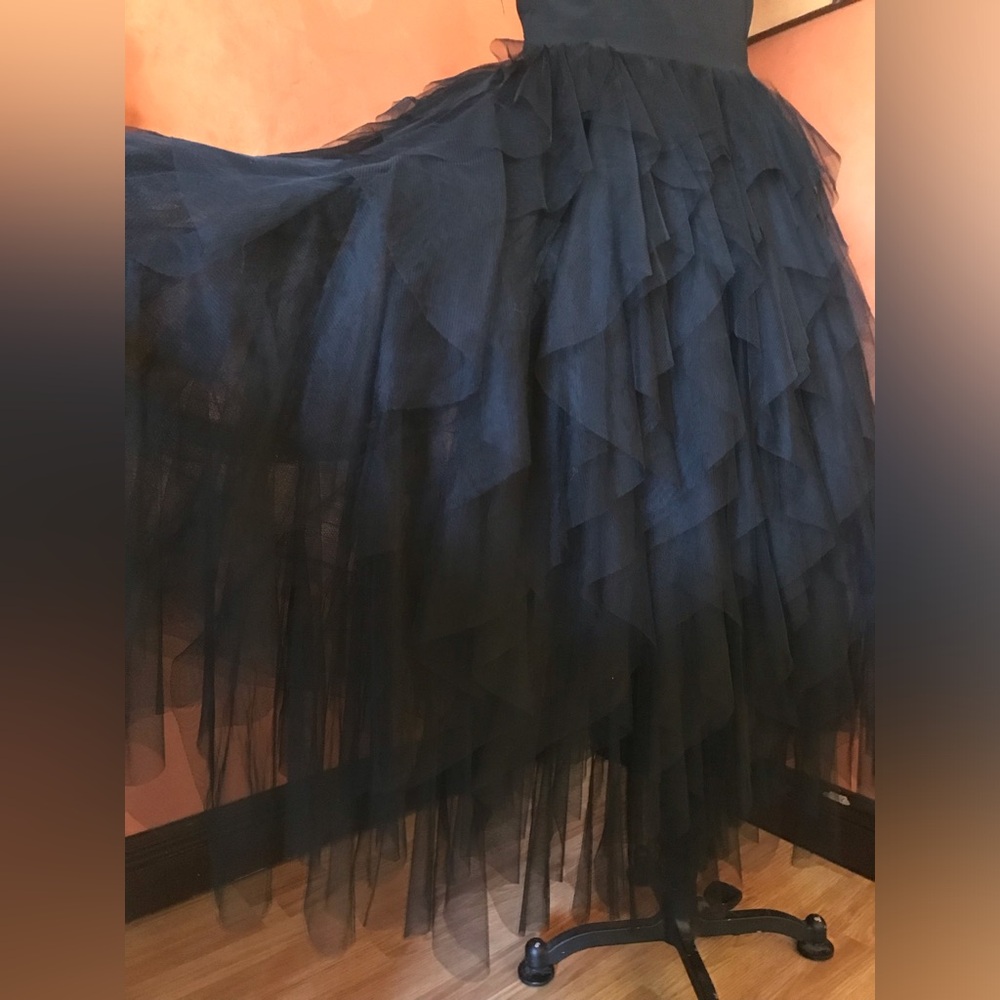 Feather Straps Black Party Gown - Picture 8 of 12